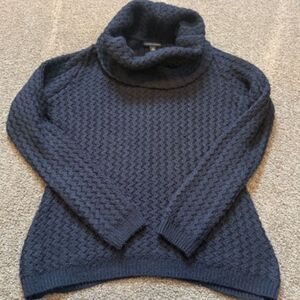 Banana Republic navy cable knit turtleneck sweater M dark academia